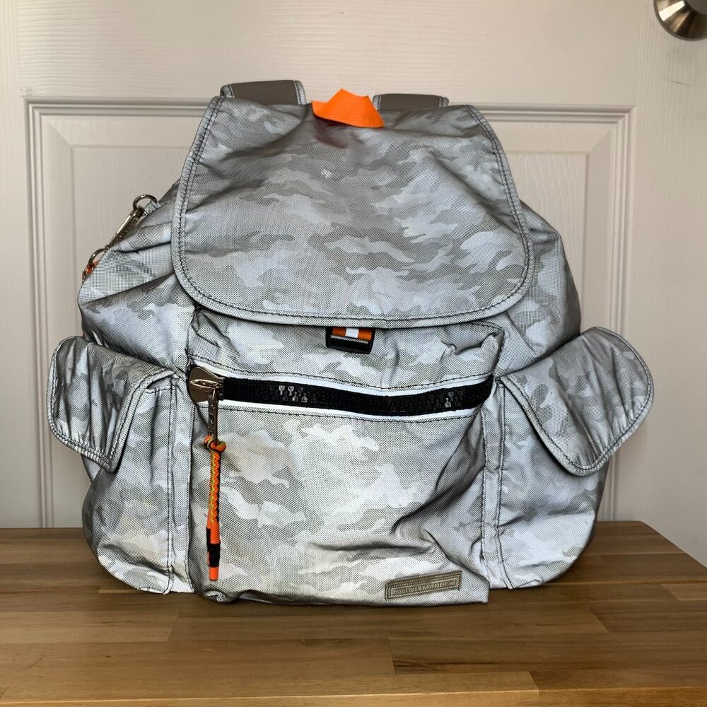 Steve Madden Reflective Silver Camo Backpack + Pouch – Rare! Streetstyle Bag